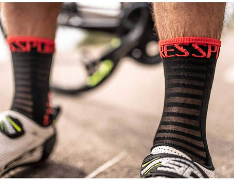Compressport Pro Racing Socks V3 Ultralight Bike - Black/Red