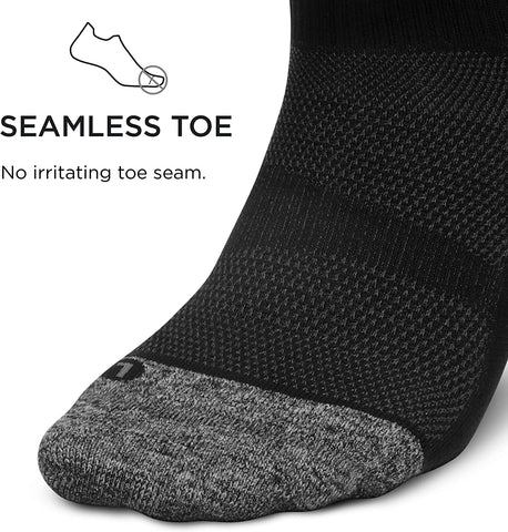 Feetures Elite Ultra Light Quarter Unisex Running Socks, Black - Small